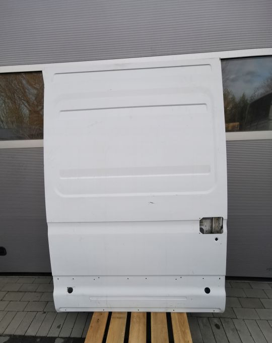 DRZWI PRZESUWNE IVECO DAILY PRAWE - Portière et pièces pour Camion: photos 1 DRZWI PRZESUWNE IVECO DAILY PRAWE - Portière et pièces pour Camion: photos 1