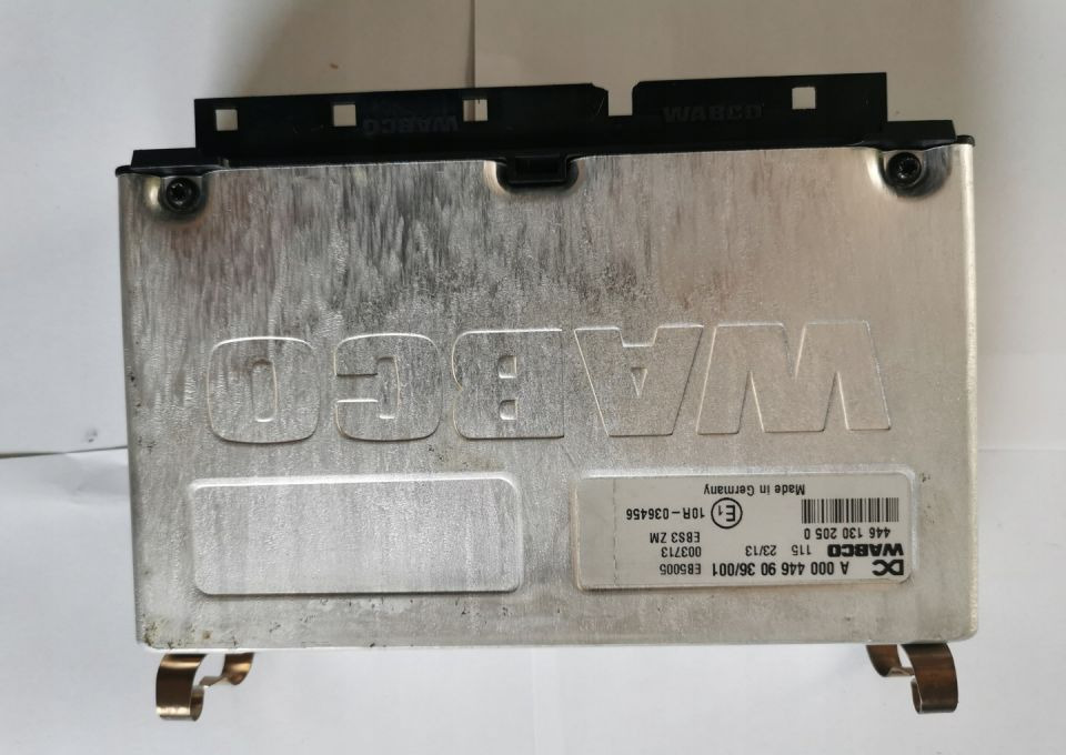 EBS3 MERCEDES ACTROS MP4 A 000 446 90 36/001 - Bloc de gestion pour Camion: photos 1 EBS3 MERCEDES ACTROS MP4 A 000 446 90 36/001 - Bloc de gestion pour Camion: photos 1