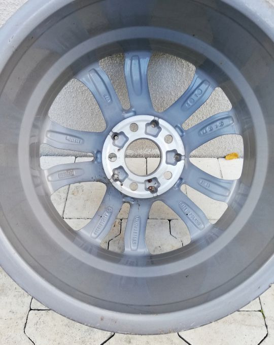 FELGA MERCEDES C KLASA A2054010200 17 CALI - Jante pour Camion: photos 3 FELGA MERCEDES C KLASA A2054010200 17 CALI - Jante pour Camion: photos 3