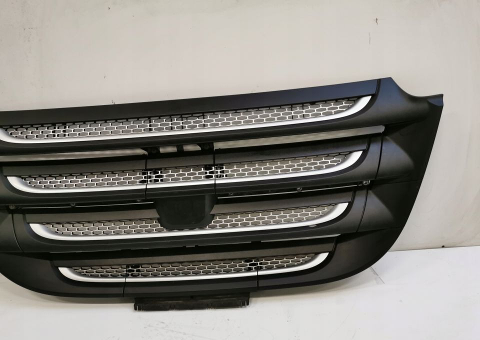 GRILL ATRAPA DAF XF 106 lift ORYGINAŁ 2048272 - Calandre pour Camion: photos 3 GRILL ATRAPA DAF XF 106 lift ORYGINAŁ 2048272 - Calandre pour Camion: photos 3