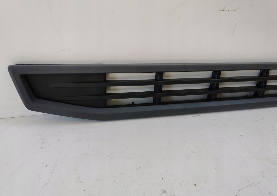 GRILL ATRAPA ŁAWKA VOLVO FH4 82208512 ORYGINAŁ - Calandre pour Camion: photos 3 GRILL ATRAPA ŁAWKA VOLVO FH4 82208512 ORYGINAŁ - Calandre pour Camion: photos 3
