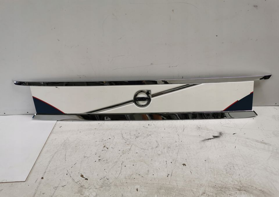 GRILL ATRAPA VOLVO FH 4 ORYGINAŁ CHROM - Calandre pour Camion: photos 1 GRILL ATRAPA VOLVO FH 4 ORYGINAŁ CHROM - Calandre pour Camion: photos 1