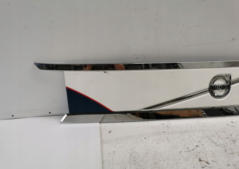 GRILL ATRAPA VOLVO FH 4 ORYGINAŁ CHROM - Calandre pour Camion: photos 3 GRILL ATRAPA VOLVO FH 4 ORYGINAŁ CHROM - Calandre pour Camion: photos 3