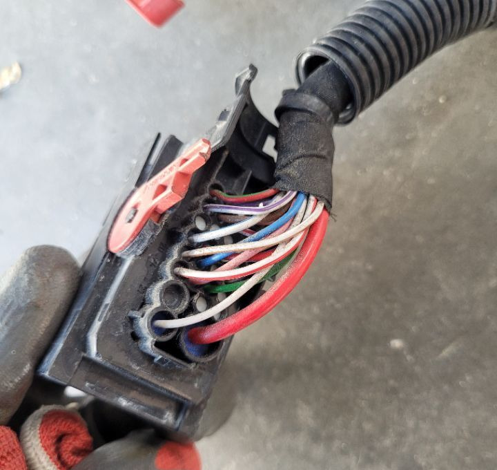 INSTALACJA ZDERZAKA VOLVO FH4 ORYGINAŁ - Câble/ Fil pour Camion: photos 2 INSTALACJA ZDERZAKA VOLVO FH4 ORYGINAŁ - Câble/ Fil pour Camion: photos 2