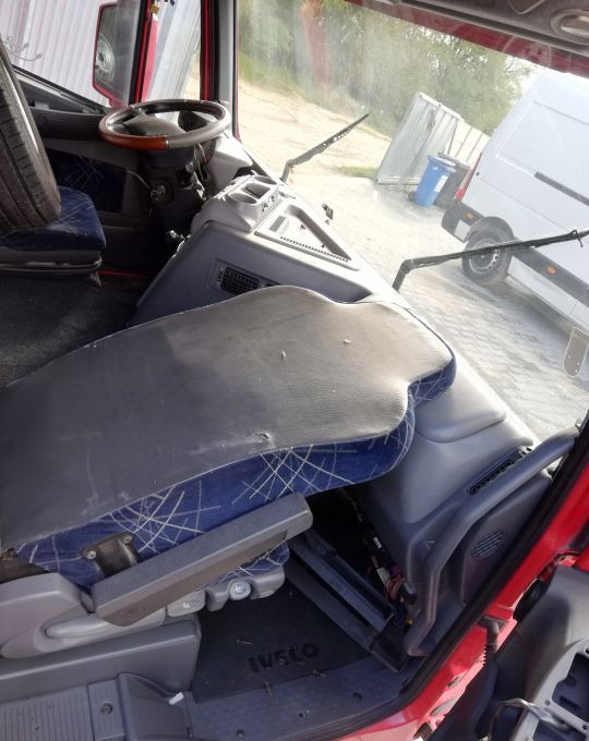 KABINA IVECO STRALIS E5 2007R.BEZWYPADEK - Cabine pour Camion: photos 2 KABINA IVECO STRALIS E5 2007R.BEZWYPADEK - Cabine pour Camion: photos 2