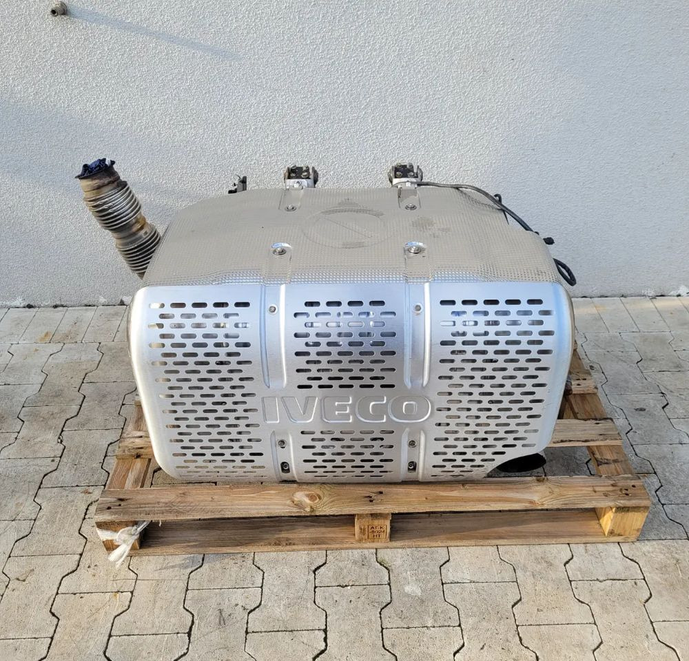 KATALIZATOR IVECO EUROCARGO E6 ORYGINAŁ - Catalyseur pour Camion: photos 1 KATALIZATOR IVECO EUROCARGO E6 ORYGINAŁ - Catalyseur pour Camion: photos 1