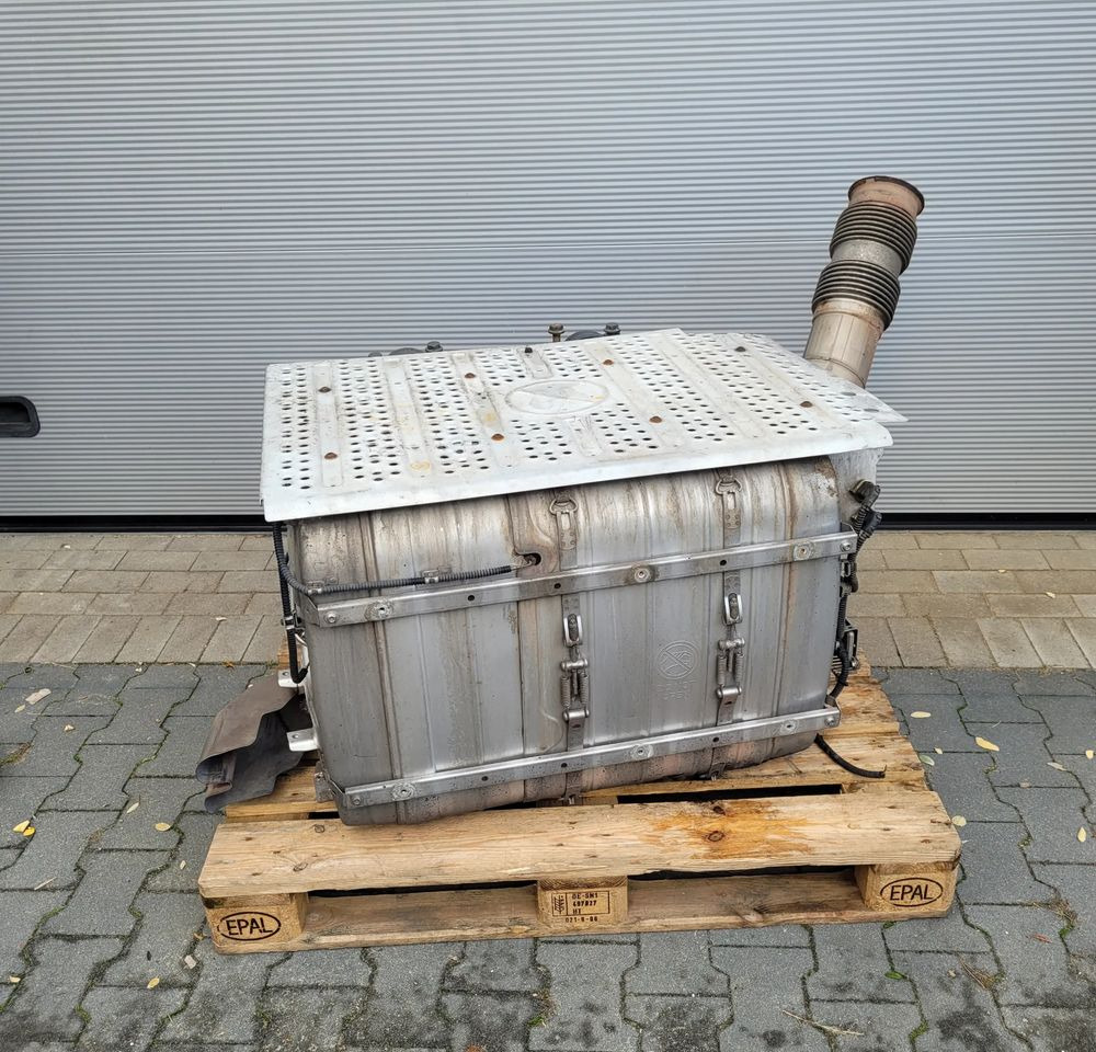 KATALIZATOR MERCEDES ACTROS MP4 A006 490 86 12 - Catalyseur pour Camion: photos 1 KATALIZATOR MERCEDES ACTROS MP4 A006 490 86 12 - Catalyseur pour Camion: photos 1