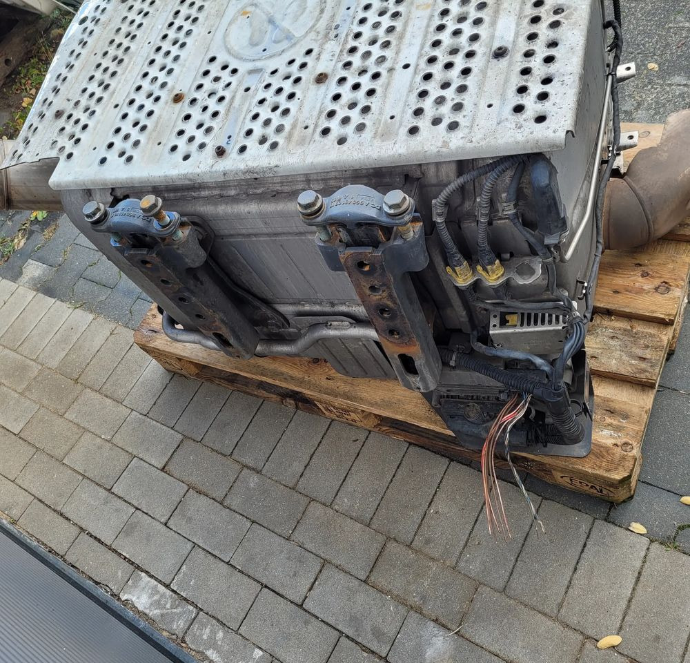 KATALIZATOR MERCEDES ACTROS MP4 A006 490 86 12 - Catalyseur pour Camion: photos 2 KATALIZATOR MERCEDES ACTROS MP4 A006 490 86 12 - Catalyseur pour Camion: photos 2