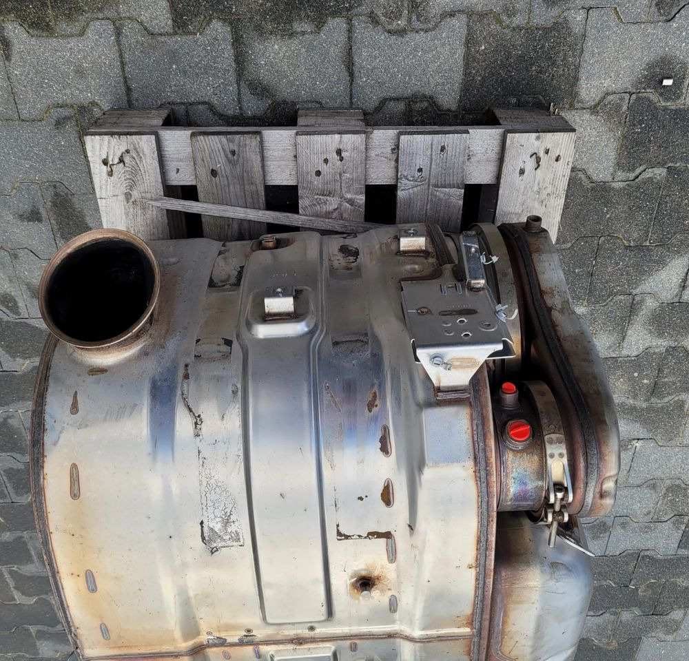KATALIZATOR RENAULT RANGE T GAMA 23046491 CHWALIM116 - Catalyseur pour Camion: photos 3 KATALIZATOR RENAULT RANGE T GAMA 23046491 CHWALIM116 - Catalyseur pour Camion: photos 3