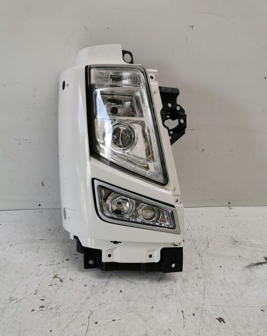 LAMPA GARNEK OKULAR VOLVO FH 13 - Feu avant: photos 1 LAMPA GARNEK OKULAR VOLVO FH 13 - Feu avant: photos 1