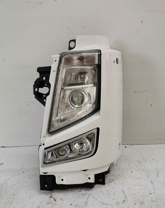 LAMPA GARNEK OKULAR VOLVO FH 13 lewy - Feu avant: photos 1 LAMPA GARNEK OKULAR VOLVO FH 13 lewy - Feu avant: photos 1