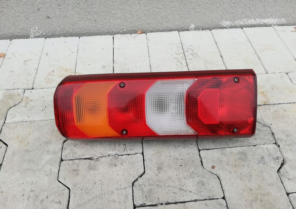 LAMPA TYLNA MERCEDES ACTROS MP4 - Feu arrière pour Camion: photos 1 LAMPA TYLNA MERCEDES ACTROS MP4 - Feu arrière pour Camion: photos 1