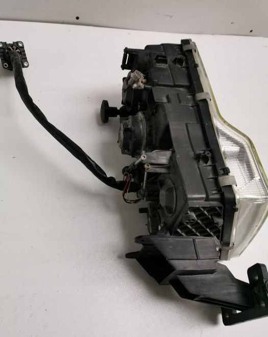 LAMPA VOLVO FH12 fh13 ORYGINAŁ PRAWA. - Feu avant pour Camion: photos 2 LAMPA VOLVO FH12 fh13 ORYGINAŁ PRAWA. - Feu avant pour Camion: photos 2