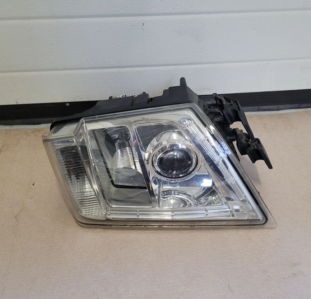 LAMPA XENON LH VOLVO FH 13 ORYGINAŁ - Lumière/ Éclairage: photos 1 LAMPA XENON LH VOLVO FH 13 ORYGINAŁ - Lumière/ Éclairage: photos 1