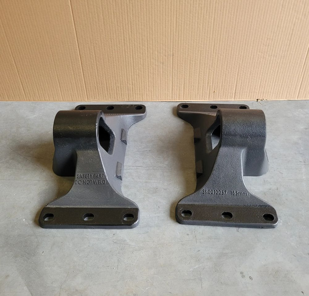 ŁAPY JOST SK0010057 185MM ORYGINAŁ NOWY KOMPLET CHWALIM116 - Sellette d'attelage pour Camion: photos 1 ŁAPY JOST SK0010057 185MM ORYGINAŁ NOWY KOMPLET CHWALIM116 - Sellette d'attelage pour Camion: photos 1