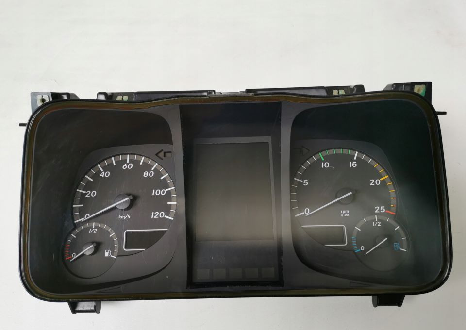 LICZNIK MERCEDES ACTROS MP4 A961 446 48 21 - Panel de instrumentos pour Camion: photos 1 LICZNIK MERCEDES ACTROS MP4 A961 446 48 21 - Panel de instrumentos pour Camion: photos 1