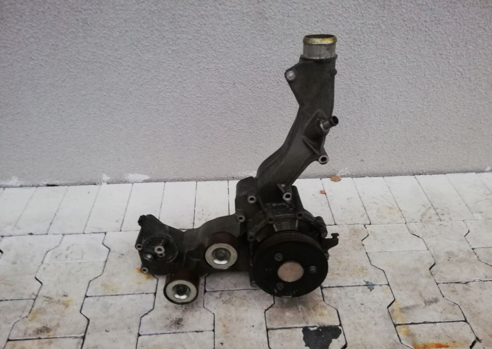 MAN TGX TGS TGA Obudowa Pompy Wody 51.06330-3033 - Pompe à liquide de refroidissement pour Camion: photos 1 MAN TGX TGS TGA Obudowa Pompy Wody 51.06330-3033 - Pompe à liquide de refroidissement pour Camion: photos 1