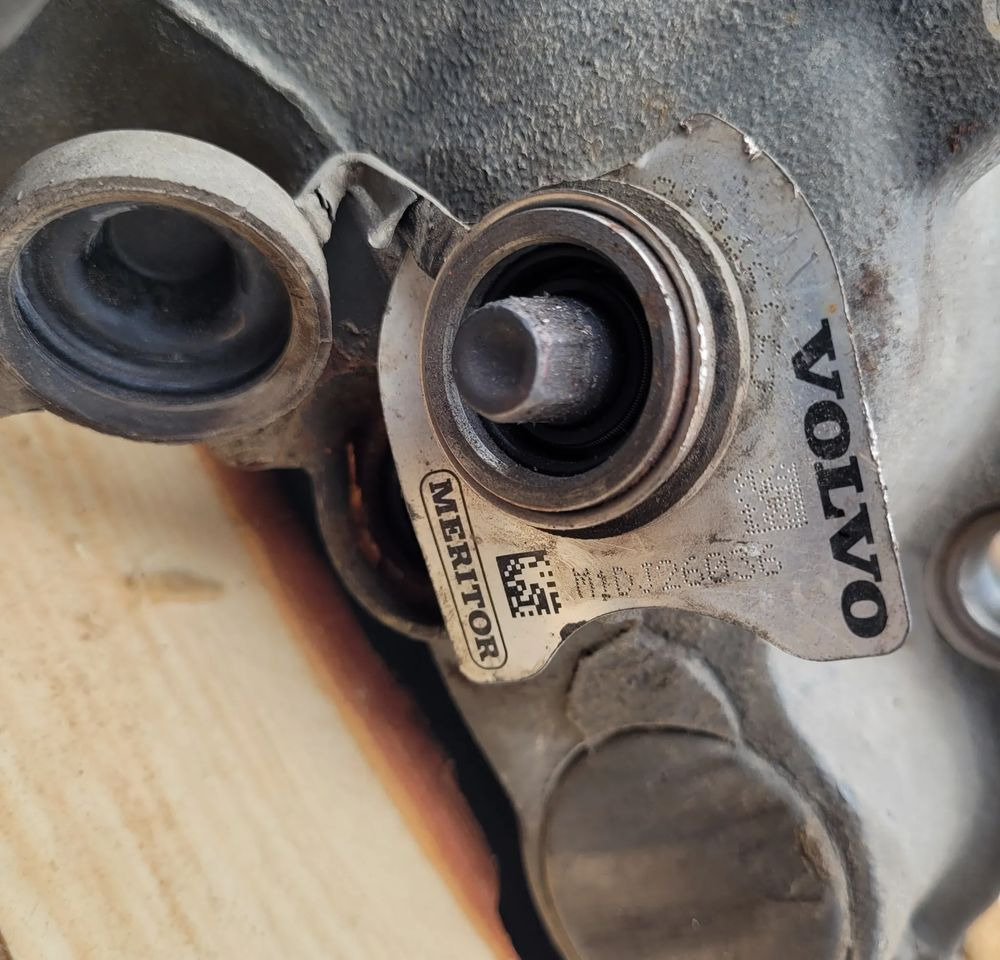 ZACISK MERITOR VOLVO FH4 ORYGINAŁ CENA ZA 1SZT CHWALIM116 - Étrier de frein pour Camion: photos 3 ZACISK MERITOR VOLVO FH4 ORYGINAŁ CENA ZA 1SZT CHWALIM116 - Étrier de frein pour Camion: photos 3