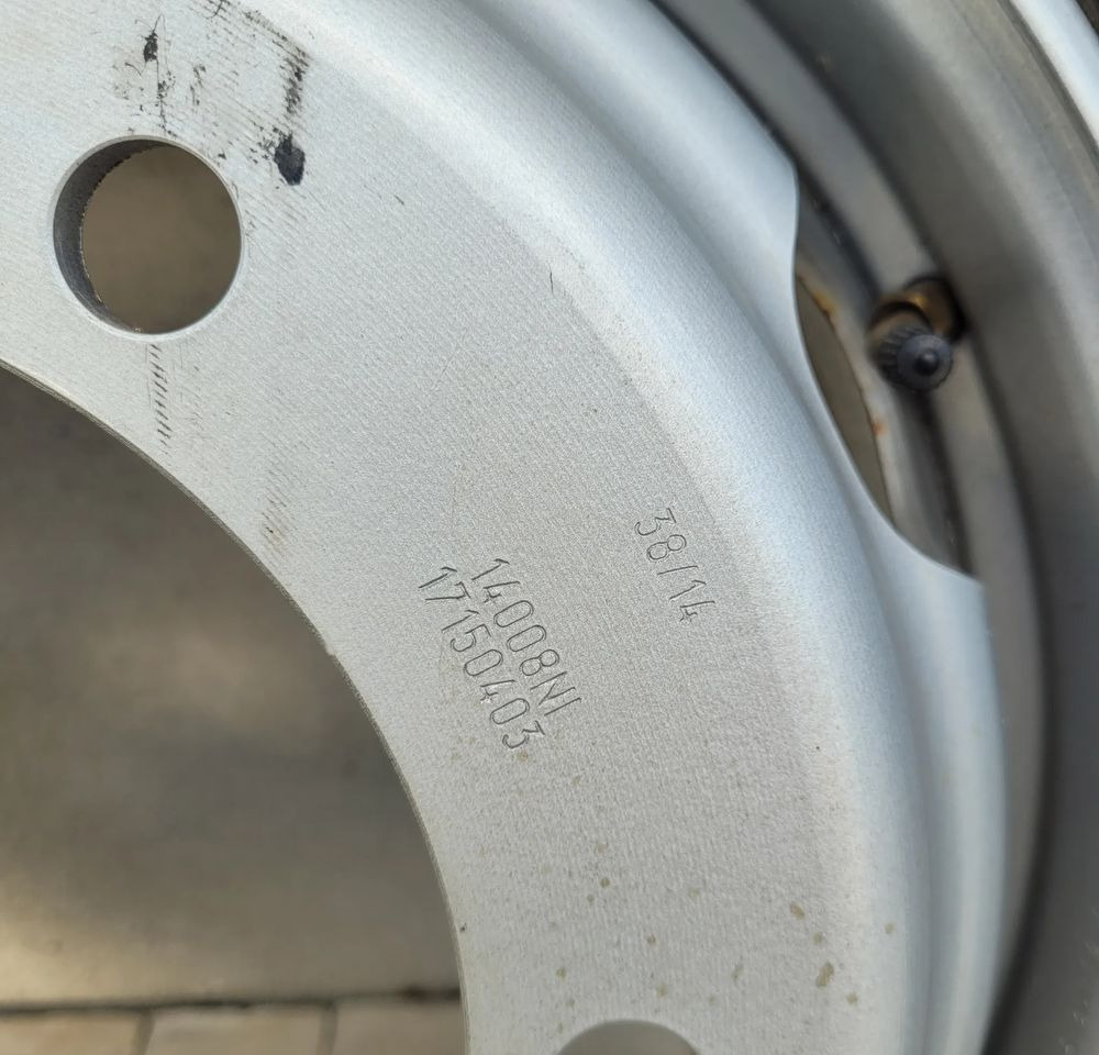 ZAPAS KOLO MIDLUM D 205/75 R17.5 LSR1+ CONTINENTAL - Pneu pour Camion: photos 3 ZAPAS KOLO MIDLUM D 205/75 R17.5 LSR1+ CONTINENTAL - Pneu pour Camion: photos 3
