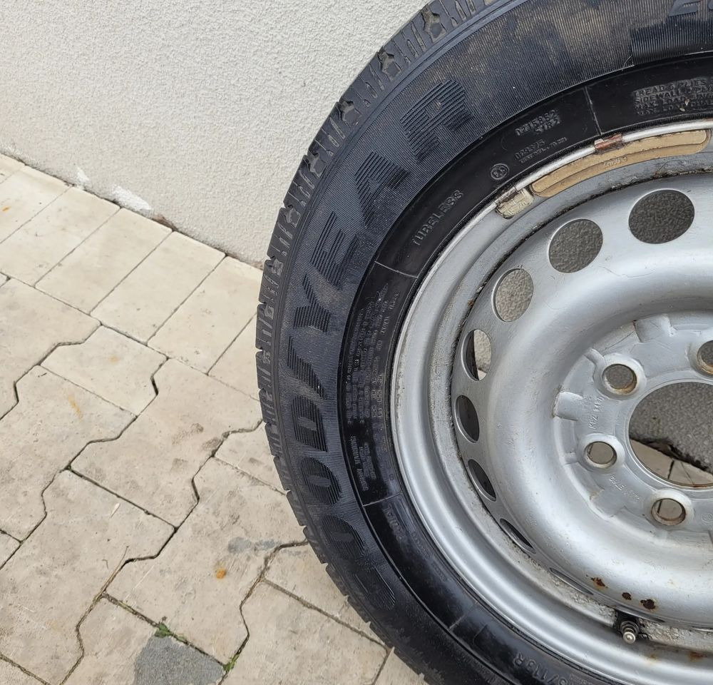 ZAPAS KOLO SPRINTER CRAFTER 235/65 R16C GOODYEAR - Roue complète pour Véhicule utilitaire: photos 4 ZAPAS KOLO SPRINTER CRAFTER 235/65 R16C GOODYEAR - Roue complète pour Véhicule utilitaire: photos 4