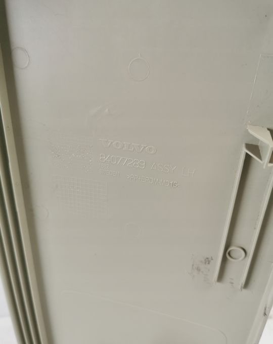 ZAŚLEPKA MASKOWNICA VOLVO FH4 84077289 ORYGINAŁ - Aérodynamique/ Spoilers pour Camion: photos 2 ZAŚLEPKA MASKOWNICA VOLVO FH4 84077289 ORYGINAŁ - Aérodynamique/ Spoilers pour Camion: photos 2