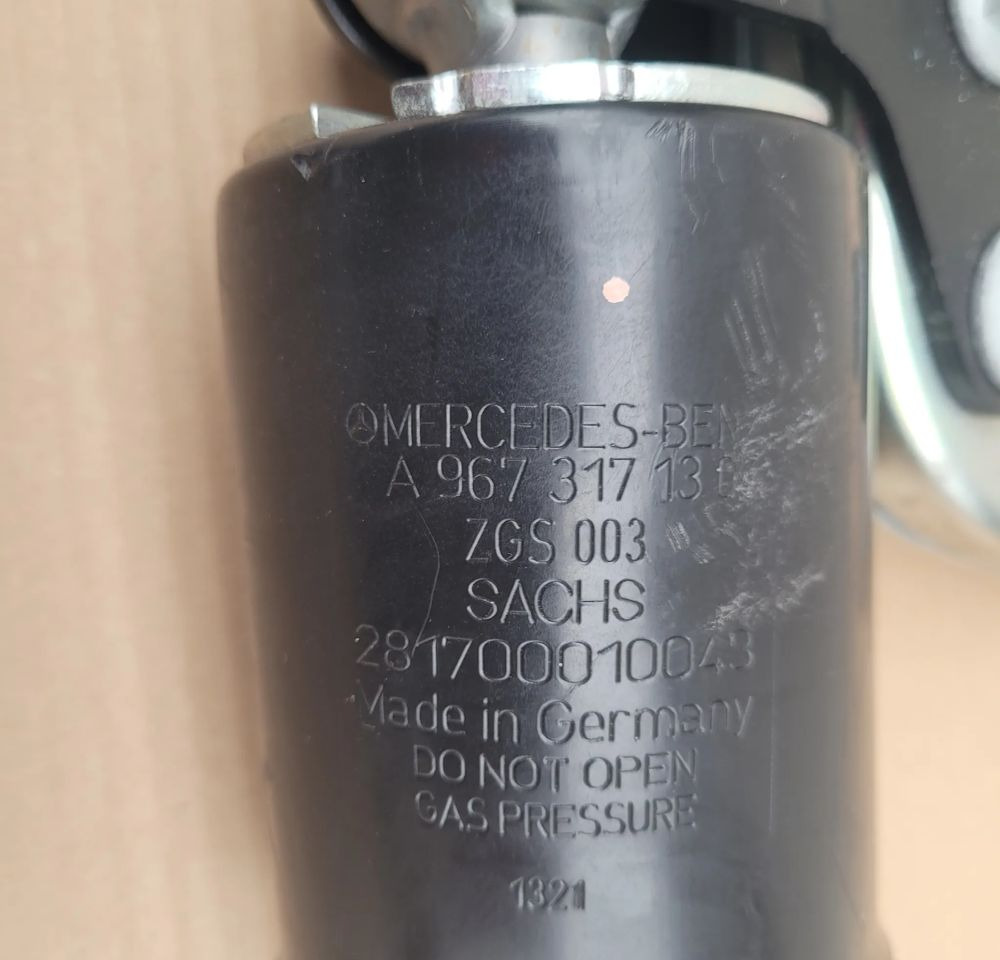 ZAWIESZENIE KABINY ZAMKI MERCEDES ATEGO A9423100383 NOWY ORYGINAŁ CHWALIM116 - Suspension pour Camion: photos 4 ZAWIESZENIE KABINY ZAMKI MERCEDES ATEGO A9423100383 NOWY ORYGINAŁ CHWALIM116 - Suspension pour Camion: photos 4