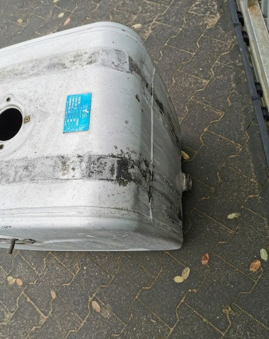ZBIORNIK OLEJU HYVA OM 14018231 - Réservoir de carburant: photos 5 ZBIORNIK OLEJU HYVA OM 14018231 - Réservoir de carburant: photos 5