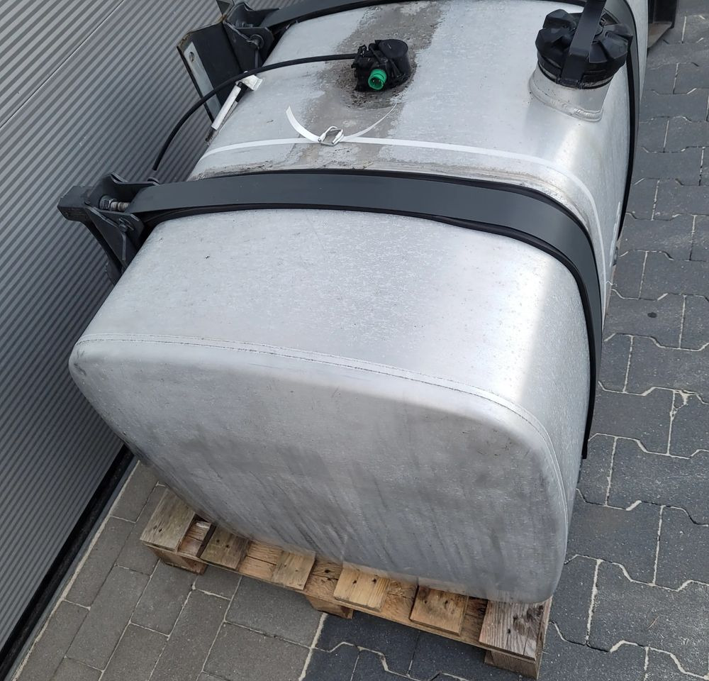 ZBIORNIK PALIWA DAF XF 430L 1681824 LIFT 2020R 113X63X68 CM CHWALIM116 - Préparation du carburant pour Camion: photos 3 ZBIORNIK PALIWA DAF XF 430L 1681824 LIFT 2020R 113X63X68 CM CHWALIM116 - Préparation du carburant pour Camion: photos 3