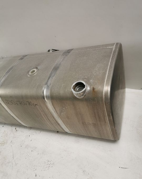 ZBIORNIK PALIWA DAF XF E6. 995L 230X70X70 - Réservoir de carburant: photos 2 ZBIORNIK PALIWA DAF XF E6. 995L 230X70X70 - Réservoir de carburant: photos 2