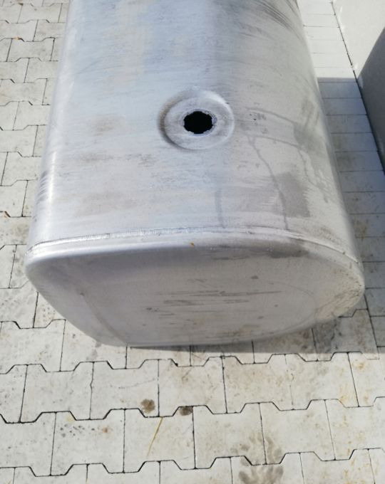 ZBIORNIK PALIWA VOLVO FH 4 RENAULT PREMIUM MAGNUM - Réservoir de carburant: photos 3 ZBIORNIK PALIWA VOLVO FH 4 RENAULT PREMIUM MAGNUM - Réservoir de carburant: photos 3