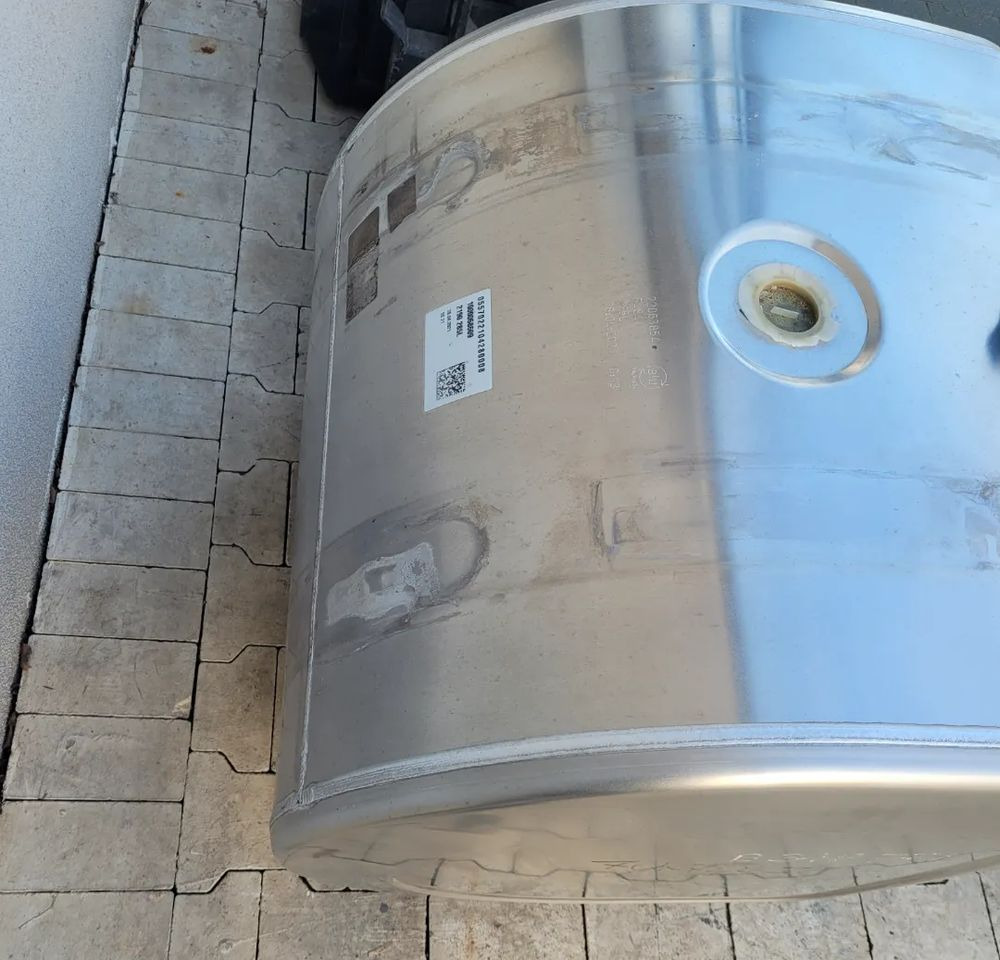 ZBIORNIK PALIWA VOLVO FH RENAULT 22063854 285L - Préparation du carburant: photos 4 ZBIORNIK PALIWA VOLVO FH RENAULT 22063854 285L - Préparation du carburant: photos 4
