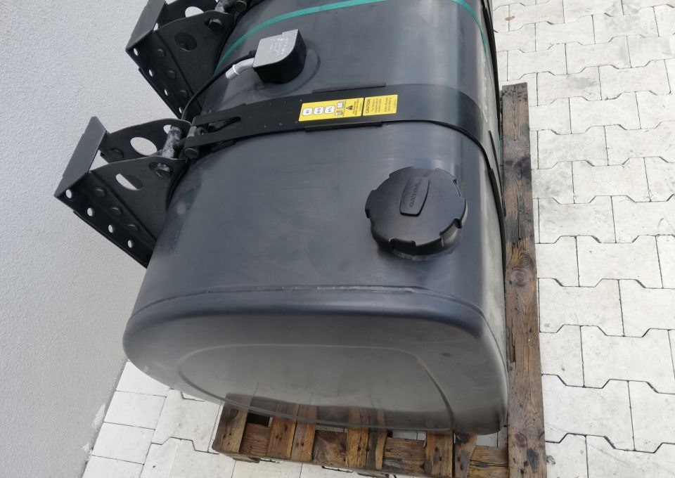 ZBIORNIK PALIWA VOLVO FH4 FH13 FMX FM 110X70CM - Réservoir de carburant: photos 2 ZBIORNIK PALIWA VOLVO FH4 FH13 FMX FM 110X70CM - Réservoir de carburant: photos 2