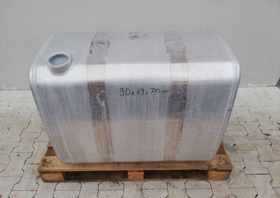 ZBIORNIK PALIWA VOLVO FH4 FH13 RENAULT 365l 90x70x70 - Réservoir de carburant: photos 1 ZBIORNIK PALIWA VOLVO FH4 FH13 RENAULT 365l 90x70x70 - Réservoir de carburant: photos 1