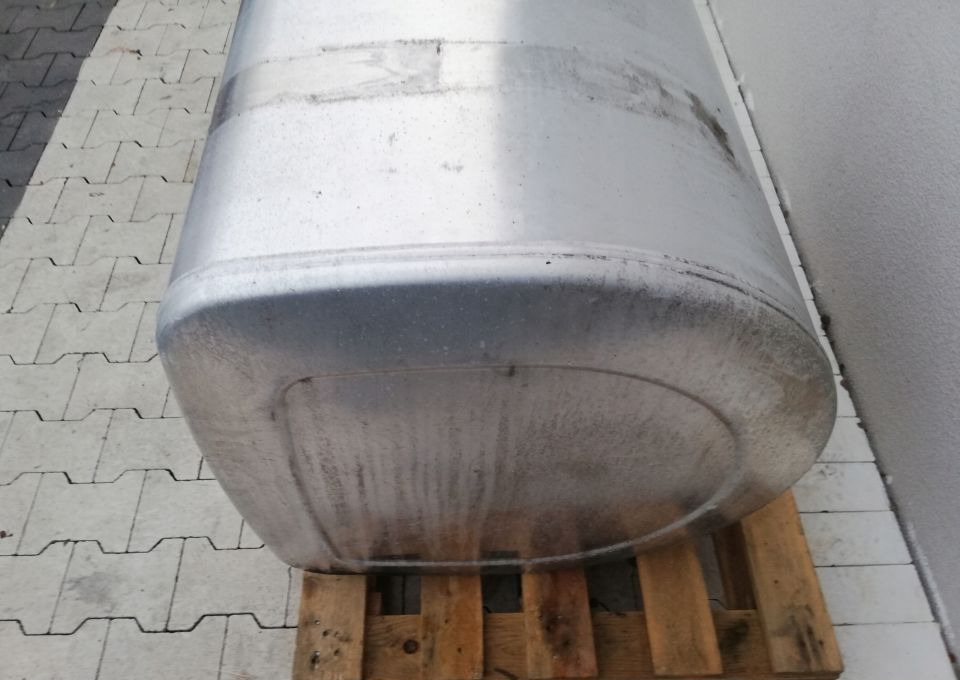 ZBIORNIK PALIWA VOLVO FH4 FH13 RENAULT 365l 90x70x70 - Réservoir de carburant: photos 2 ZBIORNIK PALIWA VOLVO FH4 FH13 RENAULT 365l 90x70x70 - Réservoir de carburant: photos 2