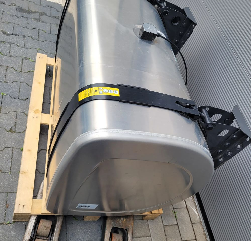 ZBIORNIK PALIWA VOLVO FH4 FH5 GAMA 140X70X70CM 21516453 570L CHWALIM116 - Préparation du carburant pour Camion: photos 3 ZBIORNIK PALIWA VOLVO FH4 FH5 GAMA 140X70X70CM 21516453 570L CHWALIM116 - Préparation du carburant pour Camion: photos 3