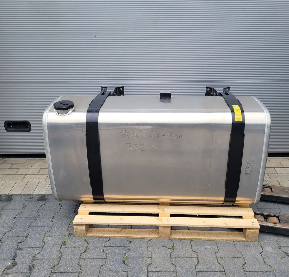 ZBIORNIK PALIWA VOLVO FH4 FH5 GAMA 140X70X70CM 21516453 570L CHWALIM116 - Préparation du carburant pour Camion: photos 1 ZBIORNIK PALIWA VOLVO FH4 FH5 GAMA 140X70X70CM 21516453 570L CHWALIM116 - Préparation du carburant pour Camion: photos 1