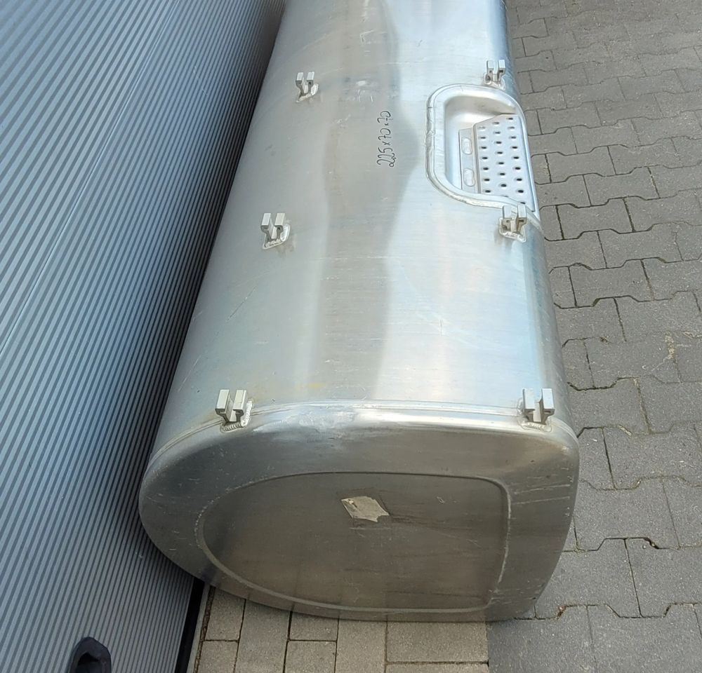 ZBIORNIK PALIWA VOLVO FH4 FM RENAULT 21442020 225X70X70CM - Préparation du carburant: photos 3 ZBIORNIK PALIWA VOLVO FH4 FM RENAULT 21442020 225X70X70CM - Préparation du carburant: photos 3