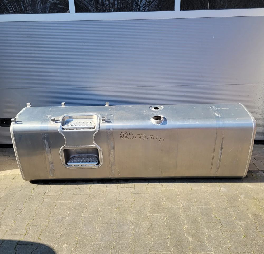 ZBIORNIK PALIWA VOLVO FH4 RENAULT 21442020 900L ORYGINAŁ CHWALIM116 - Préparation du carburant pour Camion: photos 1 ZBIORNIK PALIWA VOLVO FH4 RENAULT 21442020 900L ORYGINAŁ CHWALIM116 - Préparation du carburant pour Camion: photos 1