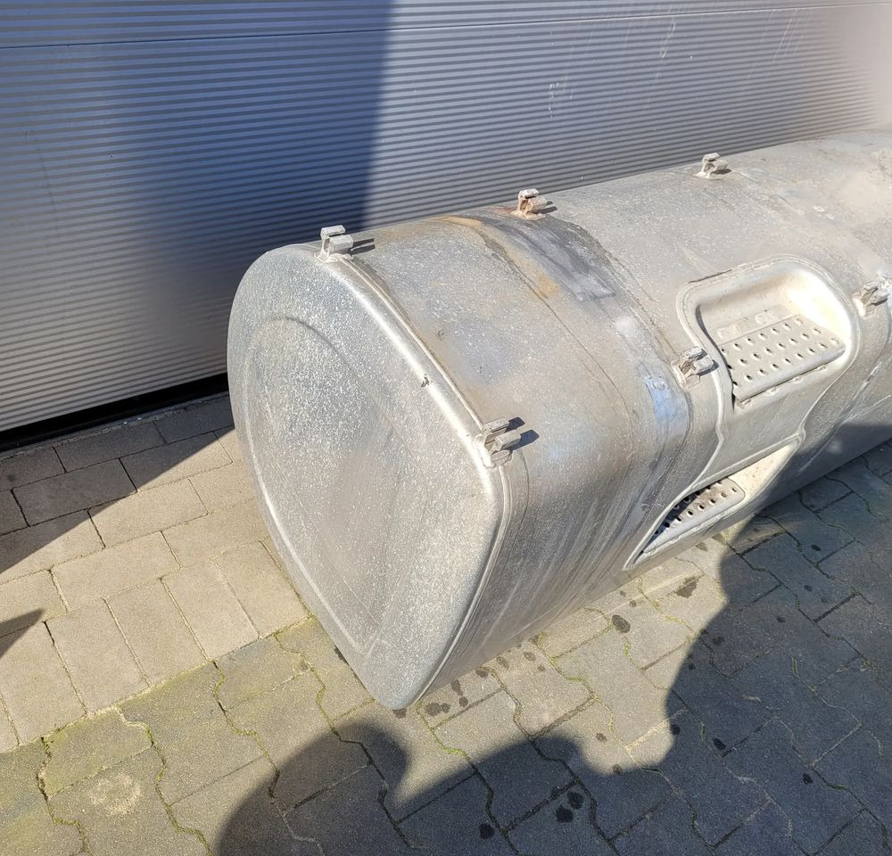 ZBIORNIK PALIWA VOLVO FH4 RENAULT 21442020 900L ORYGINAŁ CHWALIM116 - Préparation du carburant pour Camion: photos 3 ZBIORNIK PALIWA VOLVO FH4 RENAULT 21442020 900L ORYGINAŁ CHWALIM116 - Préparation du carburant pour Camion: photos 3
