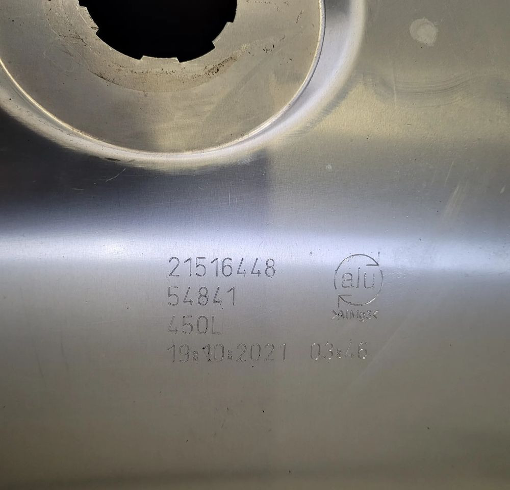 ZBIORNIK PALIWA VOLVO FH4 RENAULT 21516448 450L 110x70x70 - Préparation du carburant: photos 5 ZBIORNIK PALIWA VOLVO FH4 RENAULT 21516448 450L 110x70x70 - Préparation du carburant: photos 5