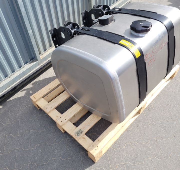 ZBIORNIK PALIWA VOLVO FH4 RENAULT 21516469 255L - Préparation du carburant pour Camion: photos 3 ZBIORNIK PALIWA VOLVO FH4 RENAULT 21516469 255L - Préparation du carburant pour Camion: photos 3