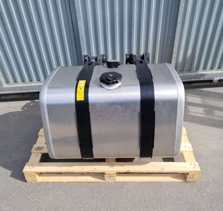 ZBIORNIK PALIWA VOLVO FH4 RENAULT 21516469 255L - Préparation du carburant pour Camion: photos 2 ZBIORNIK PALIWA VOLVO FH4 RENAULT 21516469 255L - Préparation du carburant pour Camion: photos 2