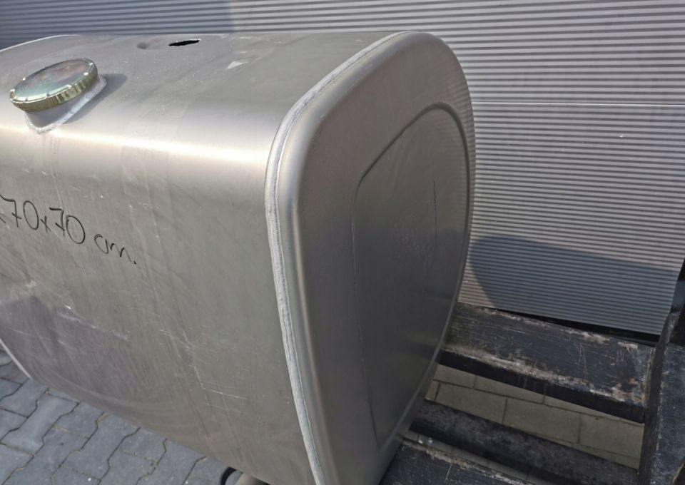 ZBIORNIK PALIWA VOLVO FH4 RENAULT GAMA 21516445 - Réservoir de carburant: photos 2 ZBIORNIK PALIWA VOLVO FH4 RENAULT GAMA 21516445 - Réservoir de carburant: photos 2