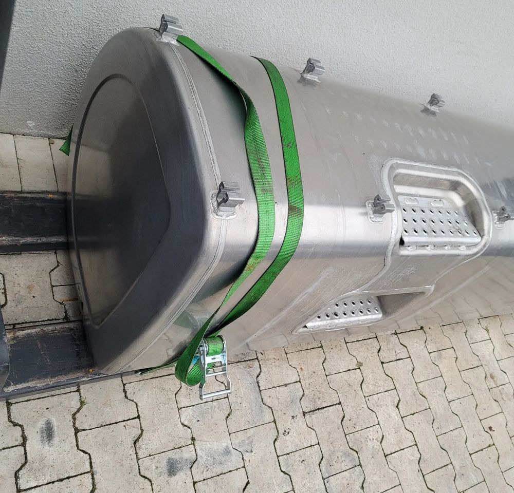 ZBIORNIK PALIWA VOLVO FH4 RENAULT OM 21442020 225X70X70CM 900L - Préparation du carburant: photos 3 ZBIORNIK PALIWA VOLVO FH4 RENAULT OM 21442020 225X70X70CM 900L - Préparation du carburant: photos 3