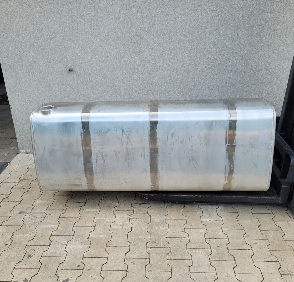ZBIORNIK PALIWA VOLVO FH4 RENAULT OM 21516457 730l 180x70x70cm - Préparation du carburant: photos 1 ZBIORNIK PALIWA VOLVO FH4 RENAULT OM 21516457 730l 180x70x70cm - Préparation du carburant: photos 1