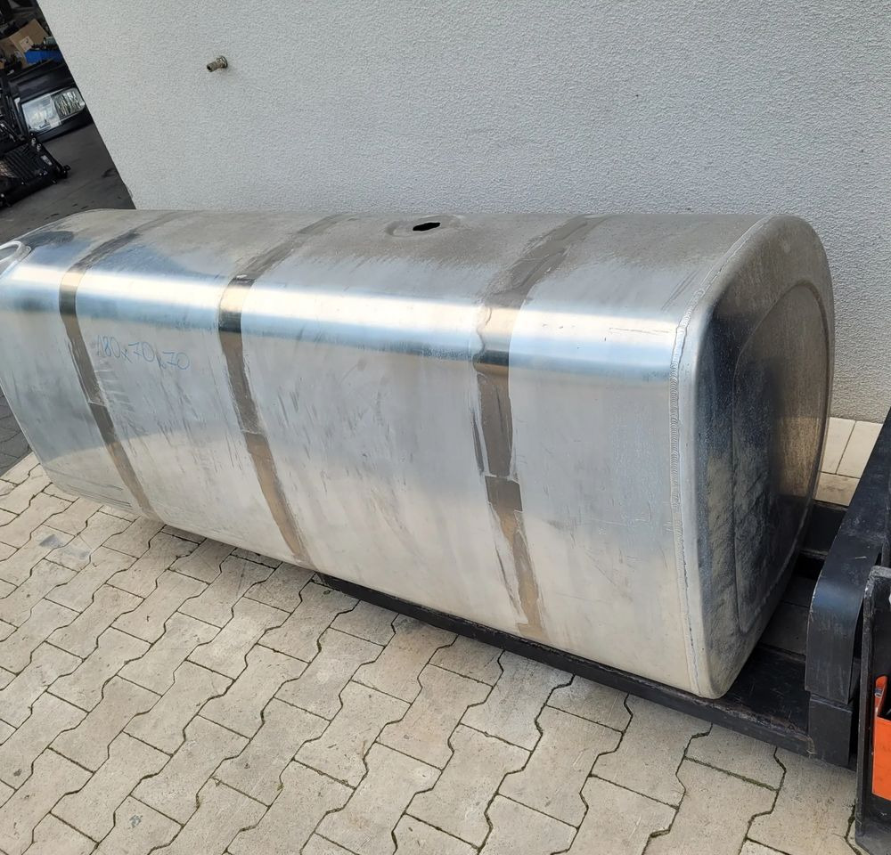 ZBIORNIK PALIWA VOLVO FH4 RENAULT OM 21516457 730l 180x70x70cm - Préparation du carburant: photos 2 ZBIORNIK PALIWA VOLVO FH4 RENAULT OM 21516457 730l 180x70x70cm - Préparation du carburant: photos 2