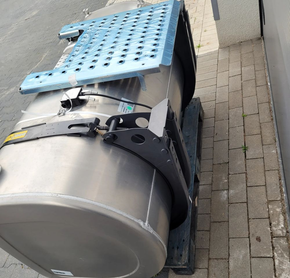 ZBIORNIK PALWA VOLVO FH4 FH5 FMX 21335687 155X70X70CM 620L CHWALIM116 - Préparation du carburant pour Camion: photos 4 ZBIORNIK PALWA VOLVO FH4 FH5 FMX 21335687 155X70X70CM 620L CHWALIM116 - Préparation du carburant pour Camion: photos 4