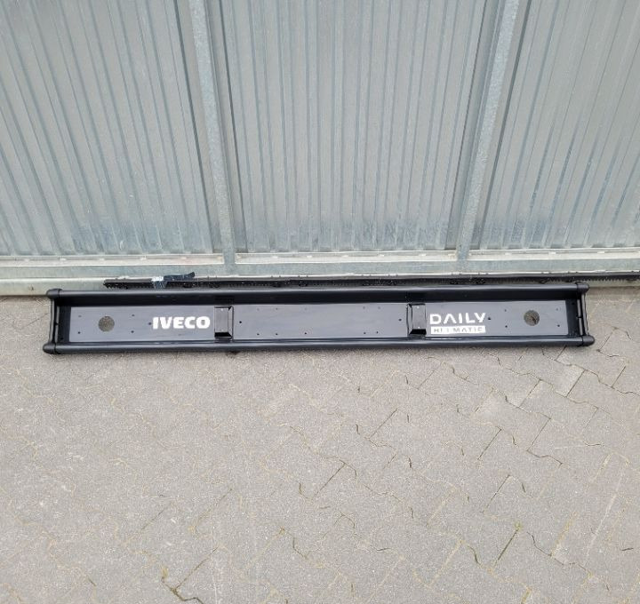 ZDERZAK TYL BELKA IVECO DAILY NM. ORYGINAL 500356844kb - Pare-chocs pour Camion: photos 1 ZDERZAK TYL BELKA IVECO DAILY NM. ORYGINAL 500356844kb - Pare-chocs pour Camion: photos 1
