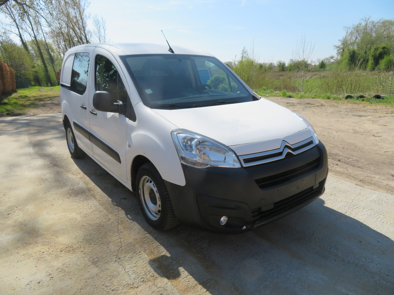 CITROËN Berlingo 1.6 BlueHDi CLUB - Fourgon utilitaire: photos 1 CITROËN Berlingo 1.6 BlueHDi CLUB - Fourgon utilitaire: photos 1