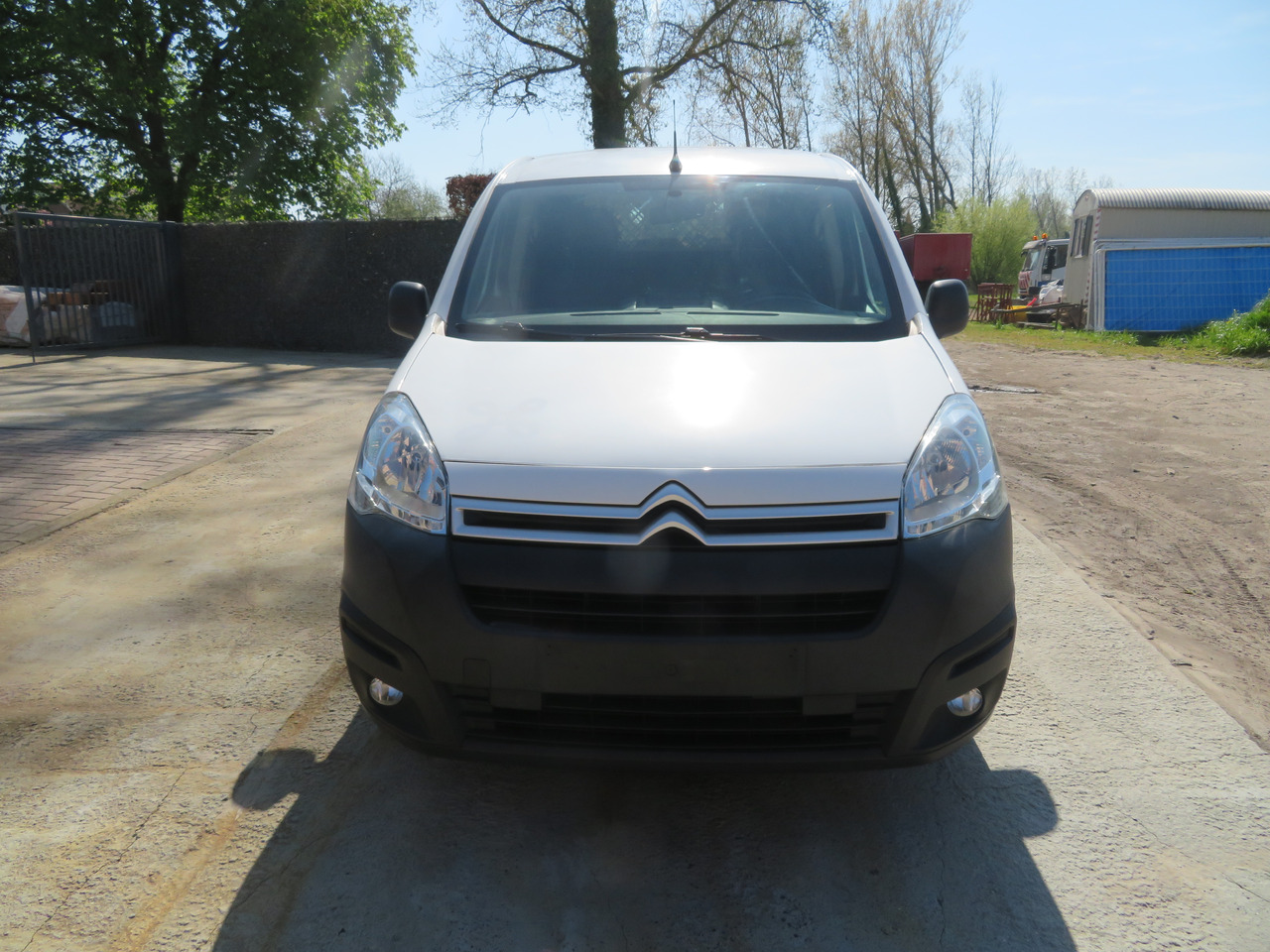 CITROËN Berlingo 1.6 BlueHDi CLUB - Fourgon utilitaire: photos 2 CITROËN Berlingo 1.6 BlueHDi CLUB - Fourgon utilitaire: photos 2